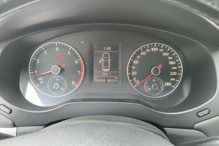 Used Volkswagen Sagitar 2012 1.4TSI Manual Luxury Model Instrument Cluster