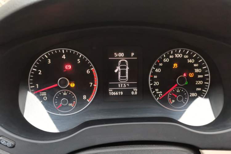 Used Volkswagen Sagitar 2012 1.4TSI Automatic Luxury Edition Instrument Cluster