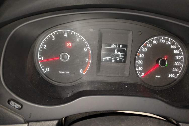 Used Volkswagen Sagitar 2012 1.6L Automatic Fashion Edition Instrument Cluster