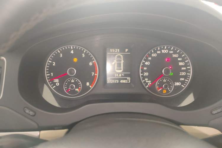 Used Volkswagen Sagitar 2012 1.4TSI Automatic Luxury Edition Instrument Cluster