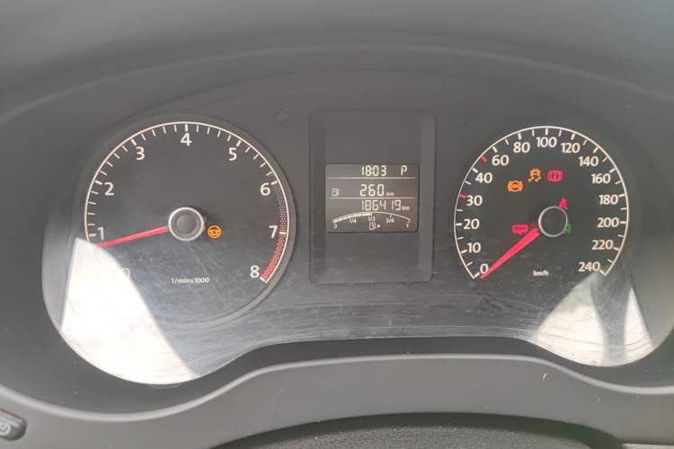 Used Volkswagen Sagitar 2012 1.6L Automatic Fashion Edition Instrument Cluster