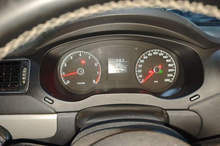 Used Volkswagen Sagitar 2012 1.6L Automatic Comfort Edition Instrument Cluster