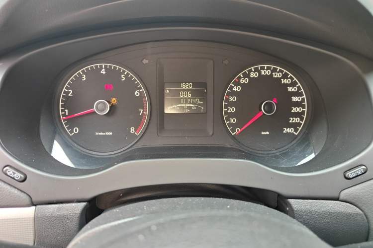 Used Volkswagen Sagitar 2012 1.6L Manual Comfort Model Instrument Cluster