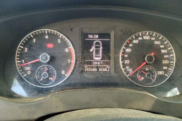 Used Volkswagen Sagitar 2012 1.4TSI Manual Luxury Model Instrument Cluster