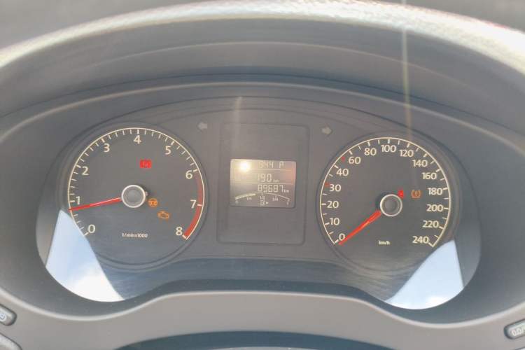 Used Volkswagen Sagitar 2012 1.6L Automatic Comfort Edition Instrument Cluster
