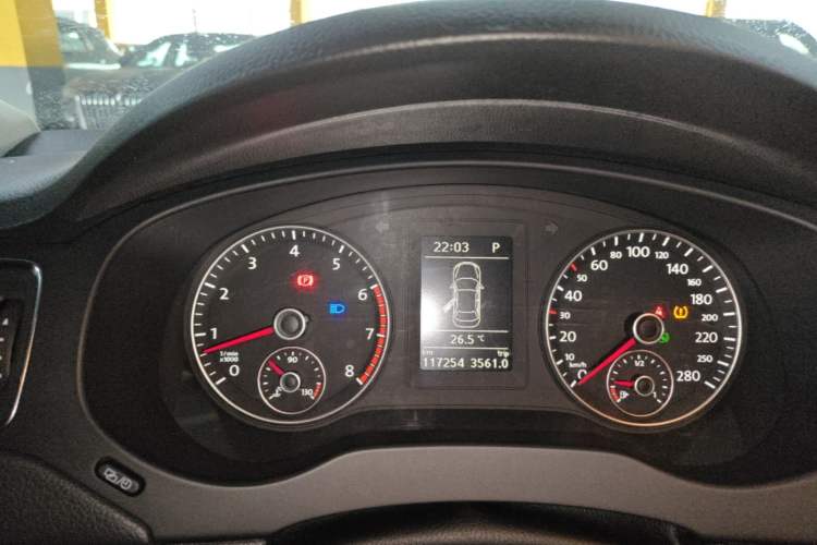 Used Volkswagen Sagitar 2012 1.4TSI Automatic Luxury Edition Instrument Cluster