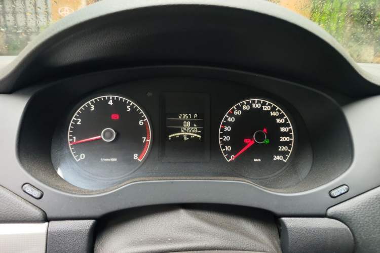 Used Volkswagen Sagitar 2012 1.6L Automatic Comfort Edition Instrument Cluster