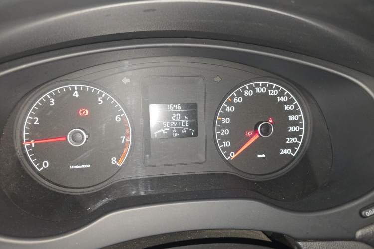 Used Volkswagen Sagitar 2012 1.6L Manual Comfort Model Instrument Cluster