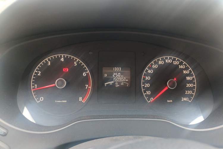 Used Volkswagen Sagitar 2012 1.6L Manual Comfort Model Instrument Cluster