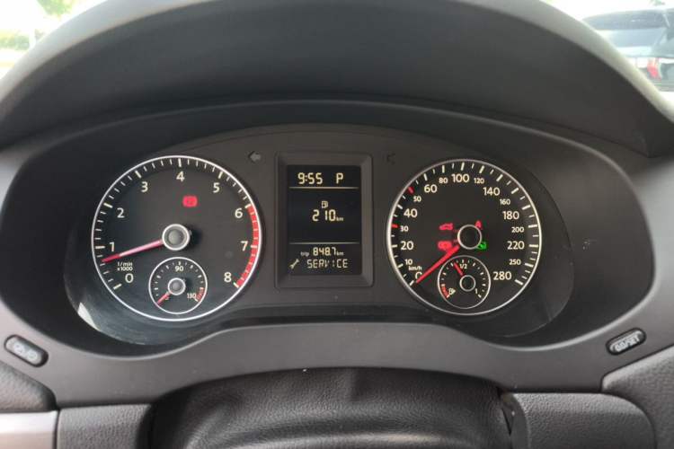 Used Volkswagen Sagitar 2012 1.4TSI Automatic Fashion Edition Instrument Cluster