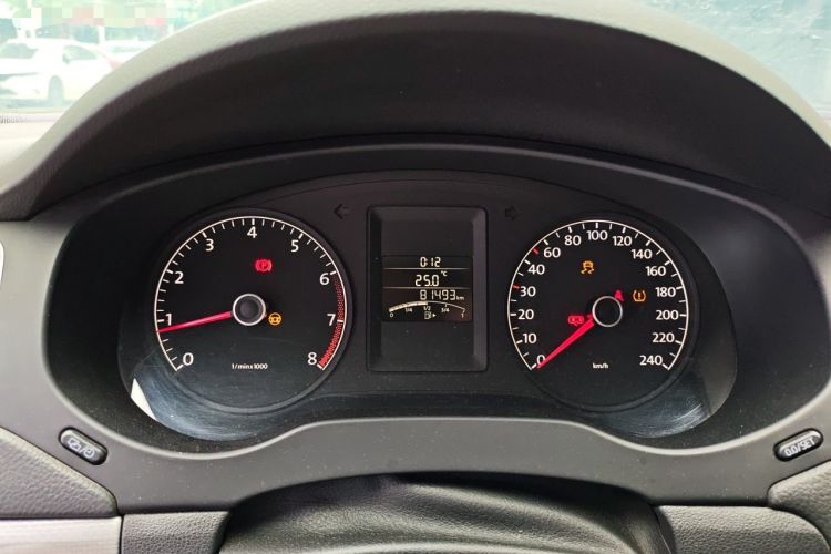 Used Volkswagen Sagitar 2012 1.6L Manual Comfort Model Instrument Cluster