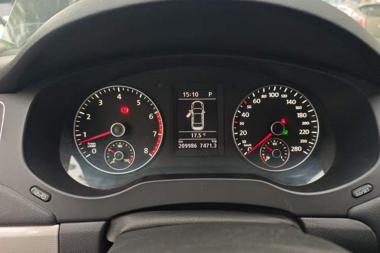 Used Volkswagen Sagitar 2012 1.4TSI Automatic Luxury Edition Instrument Cluster