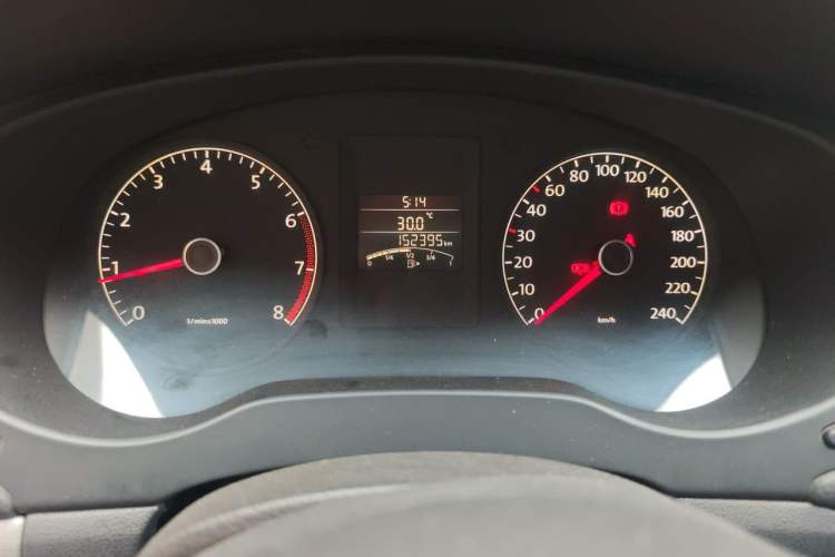 Used Volkswagen Sagitar 2012 1.6L Manual Comfort Model Instrument Cluster