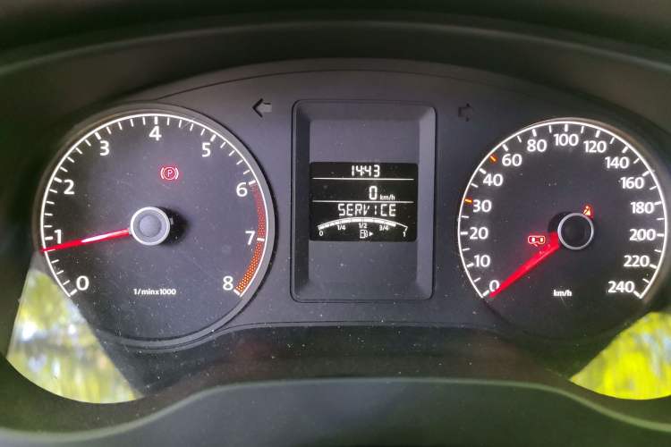 Used Volkswagen Sagitar 2012 1.6L Manual Comfort Model Instrument Cluster