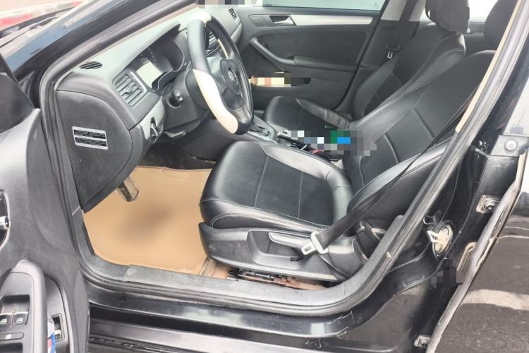 Used Volkswagen Sagitar 2012 1.6L Automatic Comfort Edition Left Front Seat