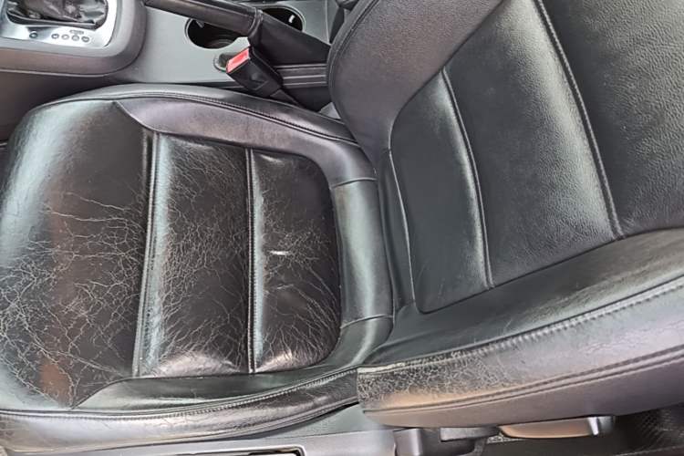 Used Volkswagen Sagitar 2012 1.4TSI Automatic Luxury Edition Left Front Seat