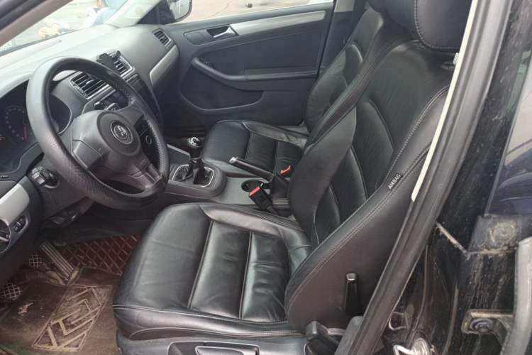 Used Volkswagen Sagitar 2012 1.6L Manual Comfort Model Left Front Seat