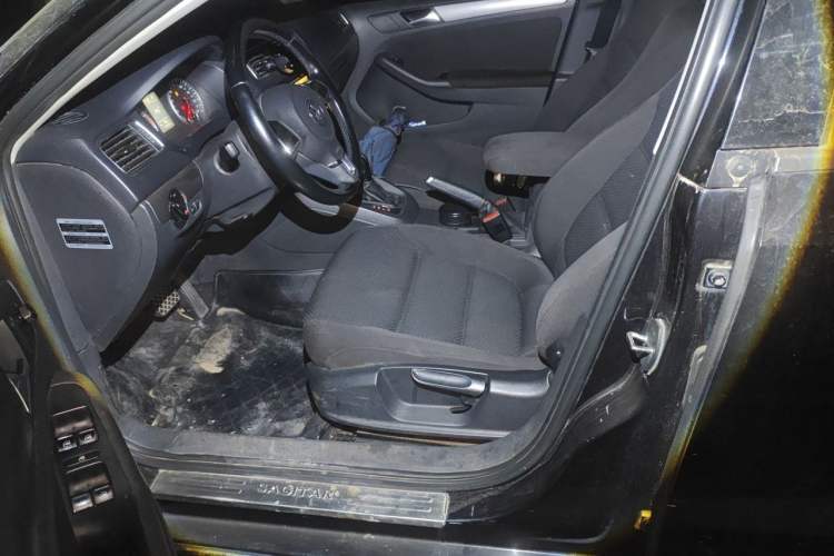 Used Volkswagen Sagitar 2012 1.4TSI Automatic Fashion Edition Left Front Seat