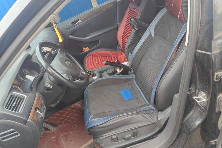 Used Volkswagen Sagitar 2012 1.8TSI Automatic Flagship Edition Left Front Seat