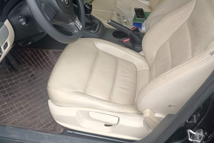 Used Volkswagen Sagitar 2012 1.6L Manual Comfort Model Left Front Seat