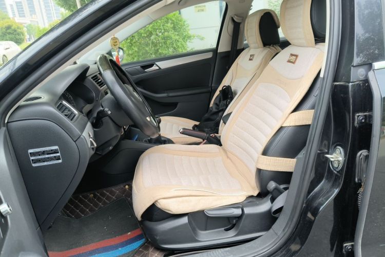Used Volkswagen Sagitar 2012 1.4TSI Manual Luxury Model Left Front Seat