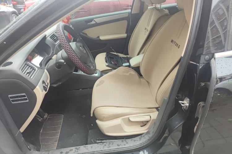 Used Volkswagen Sagitar 2012 1.6L Automatic Comfort Edition Left Front Seat