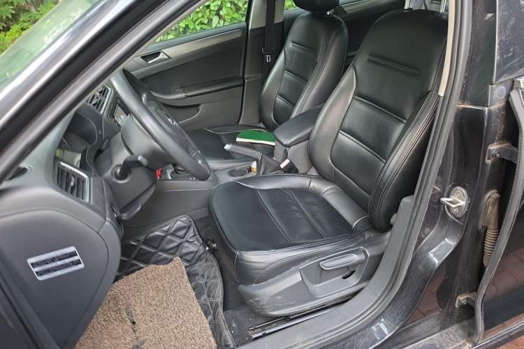 Used Volkswagen Sagitar 2012 1.4TSI Automatic Fashion Edition Left Front Seat
