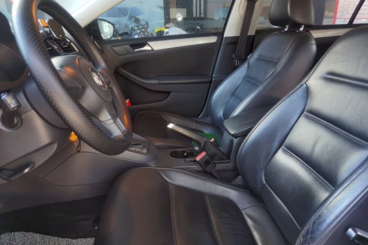 Used Volkswagen Sagitar 2012 1.6L Automatic Comfort Edition Left Front Seat