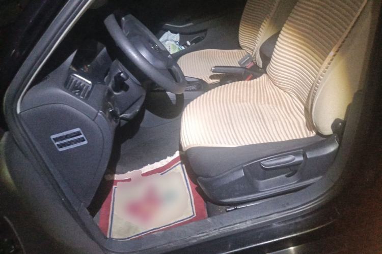 Used Volkswagen Sagitar 2012 1.6L Automatic Fashion Edition Left Front Seat