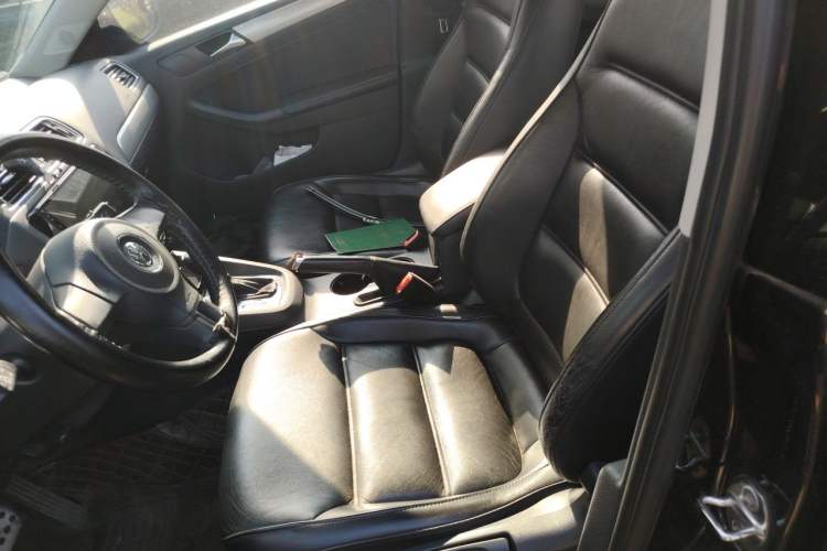 Used Volkswagen Sagitar 2012 1.6L Automatic Comfort Edition Left Front Seat