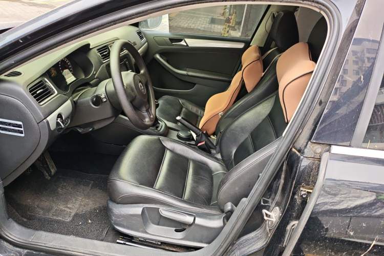 Used Volkswagen Sagitar 2012 1.6L Manual Comfort Model Left Front Seat