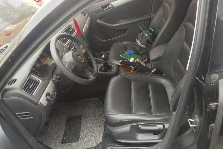 Used Volkswagen Sagitar 2012 1.6L Manual Comfort Model Left Front Seat