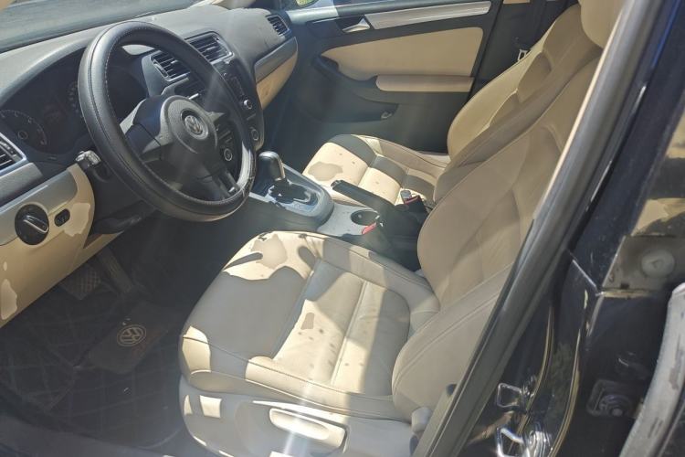 Used Volkswagen Sagitar 2012 1.6L Automatic Comfort Edition Left Front Seat