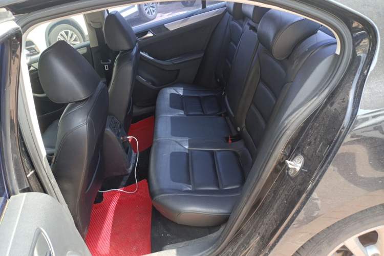 Used Volkswagen Sagitar 2012 1.6L Manual Comfort Model Left Rear Seat