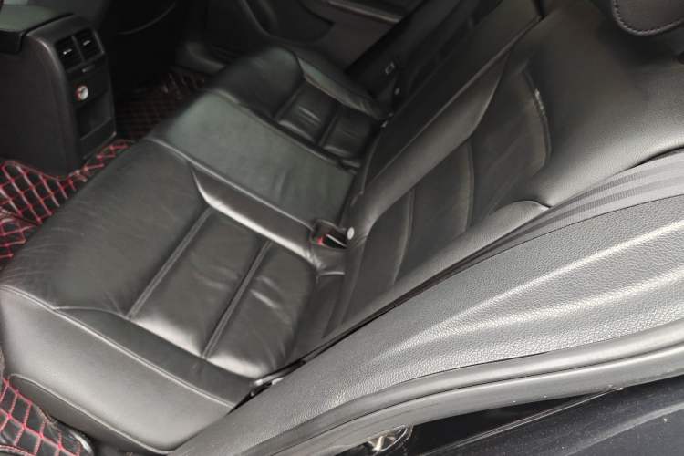 Used Volkswagen Sagitar 2012 1.6L Manual Comfort Model Left Rear Seat