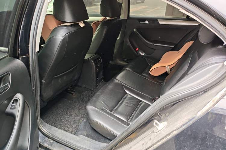 Used Volkswagen Sagitar 2012 1.6L Manual Comfort Model Left Rear Seat