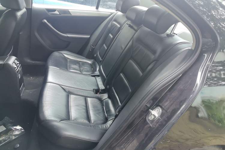 Used Volkswagen Sagitar 2012 1.6L Manual Comfort Model Left Rear Seat
