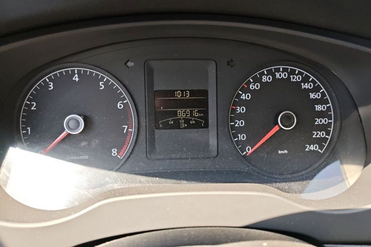 Used Volkswagen Sagitar 2012 1.6L Automatic Fashion Edition Odometer Close Up