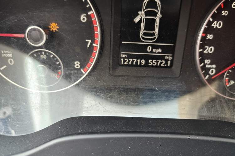 Used Volkswagen Sagitar 2012 1.8TSI Automatic Flagship Edition Odometer Close Up