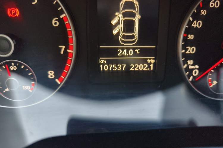 Used Volkswagen Sagitar 2012 1.4TSI Manual Luxury Model Odometer Close Up