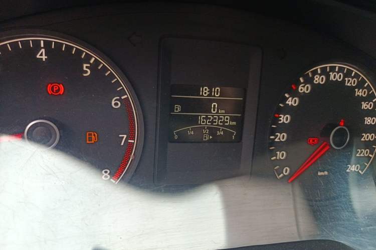 Used Volkswagen Sagitar 2012 1.6L Manual Comfort Model Odometer Close Up