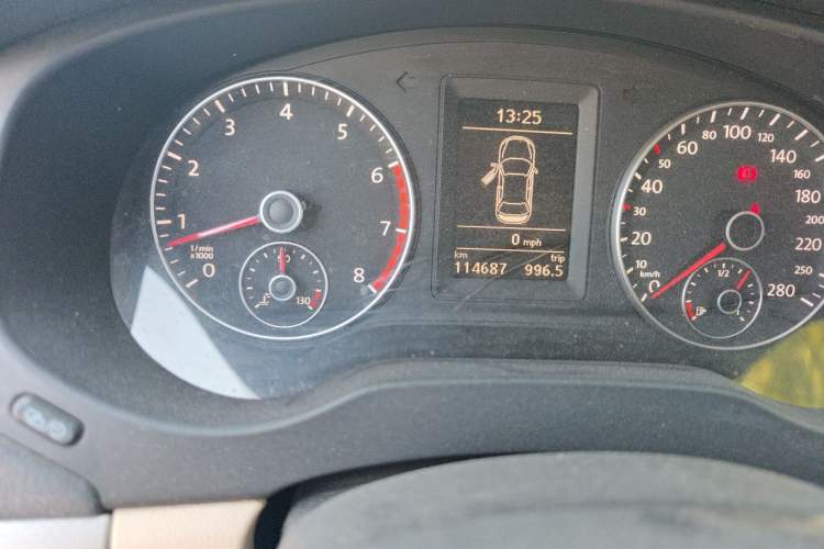 Used Volkswagen Sagitar 2012 1.4TSI Manual Luxury Model Odometer Close Up