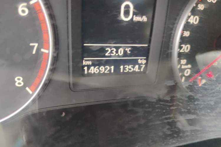 Used Volkswagen Sagitar 2012 1.4TSI Manual Luxury Model Odometer Close Up