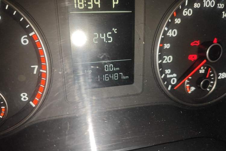 Used Volkswagen Sagitar 2012 1.4TSI Automatic Fashion Edition Odometer Close Up