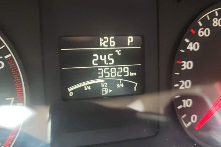 Used Volkswagen Sagitar 2012 1.6L Automatic Comfort Edition Odometer Close Up