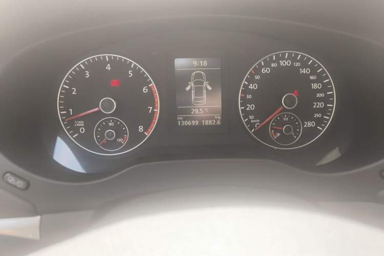 Used Volkswagen Sagitar 2012 1.4TSI Manual Luxury Model Odometer Close Up