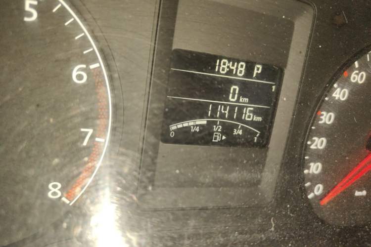 Used Volkswagen Sagitar 2012 1.6L Automatic Fashion Edition Odometer Close Up