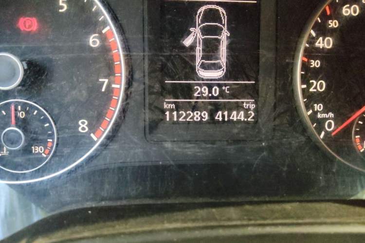 Used Volkswagen Sagitar 2012 1.4TSI Manual Luxury Model Odometer Close Up