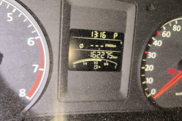 Used Volkswagen Sagitar 2012 1.6L Automatic Comfort Edition Odometer Close Up