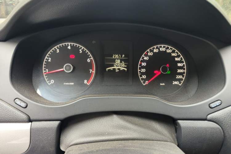 Used Volkswagen Sagitar 2012 1.6L Automatic Comfort Edition Odometer Close Up